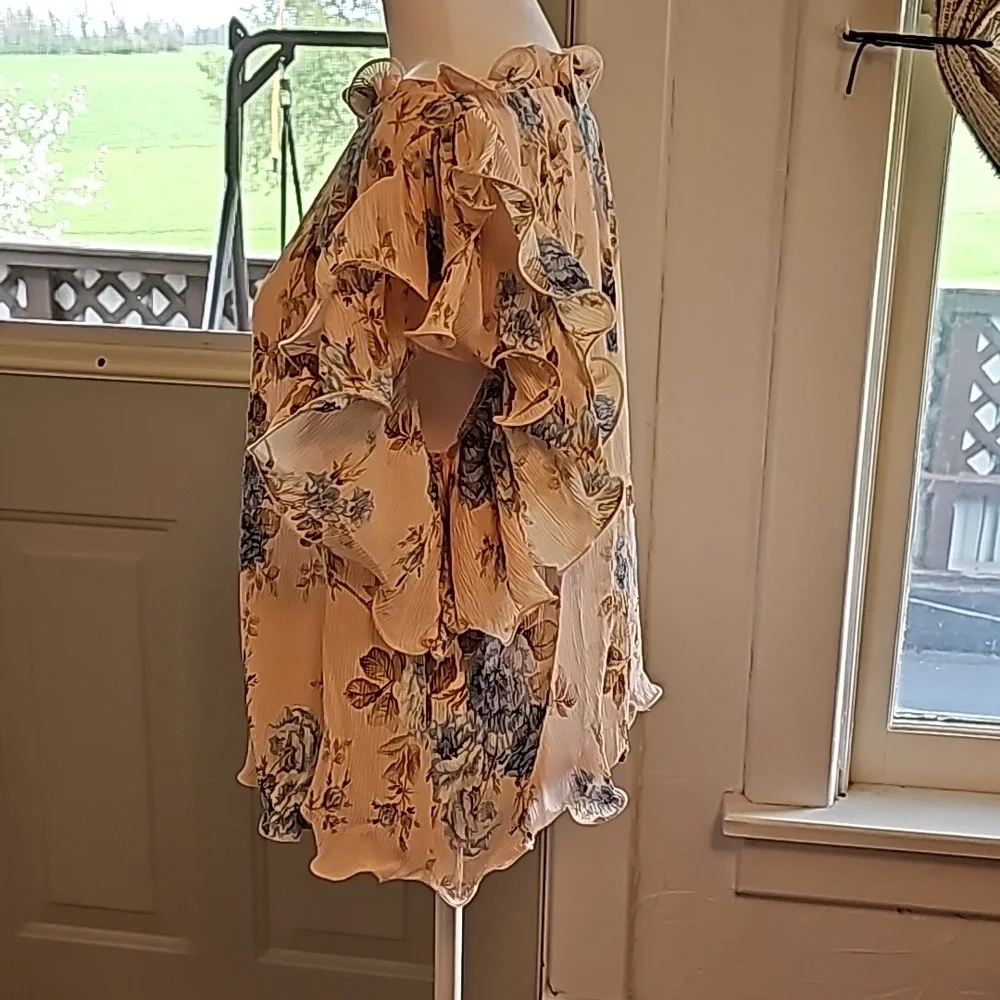 Indikah size medium top summer time top - Picture 4 of 7